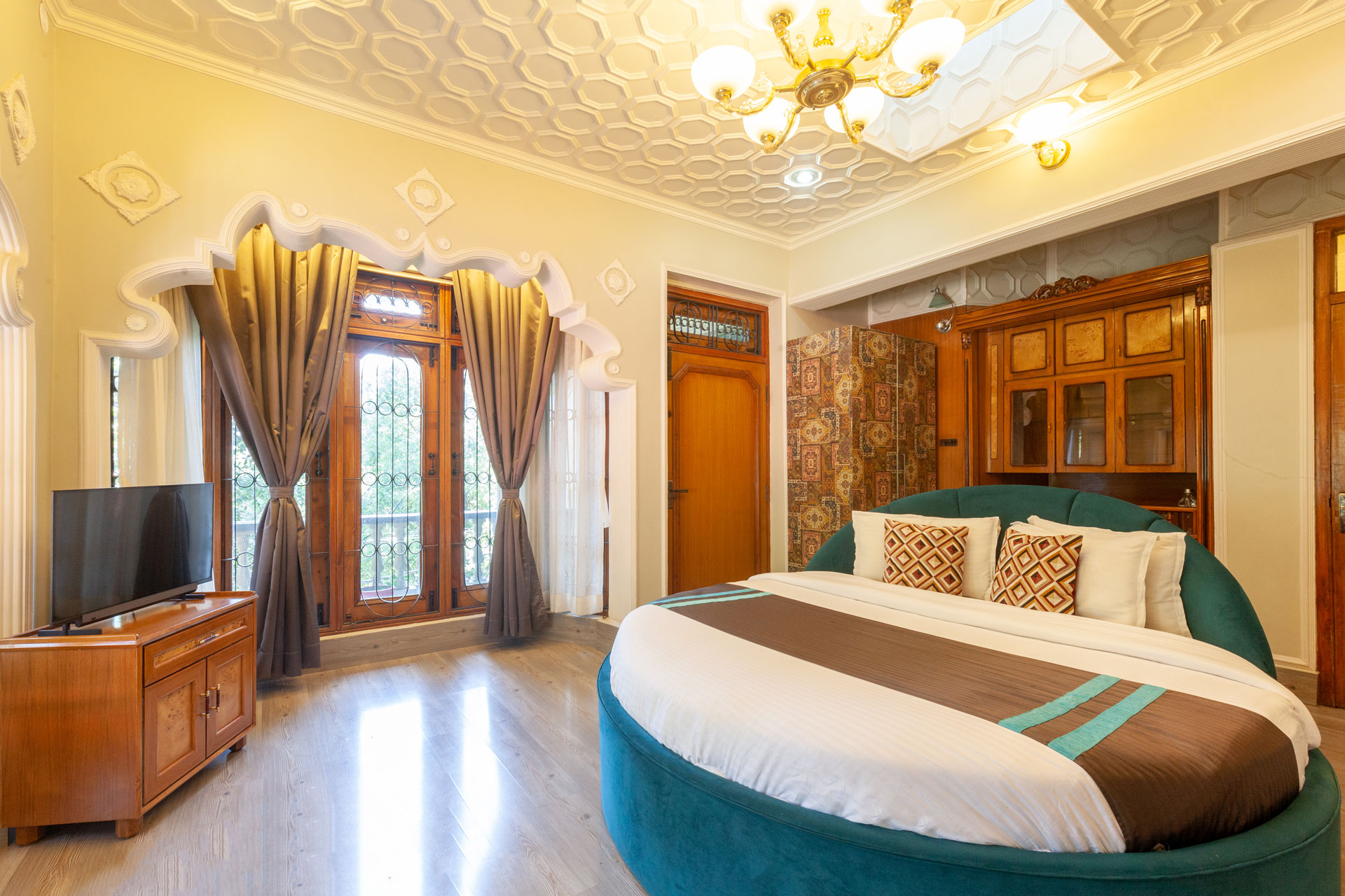 3 Rooms @ Villa 360 - Image 5