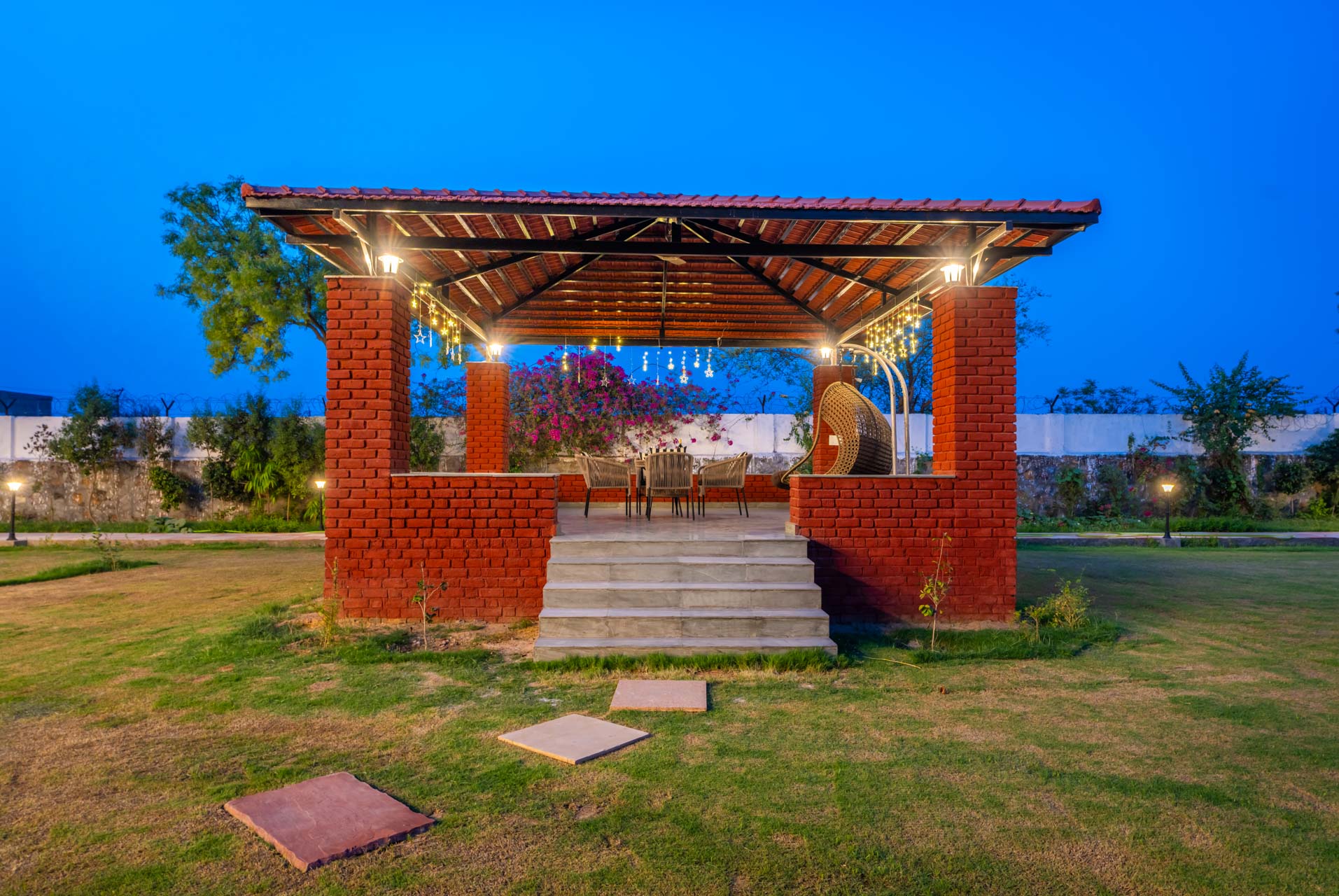 The Mira House w/ Pool - Image 4