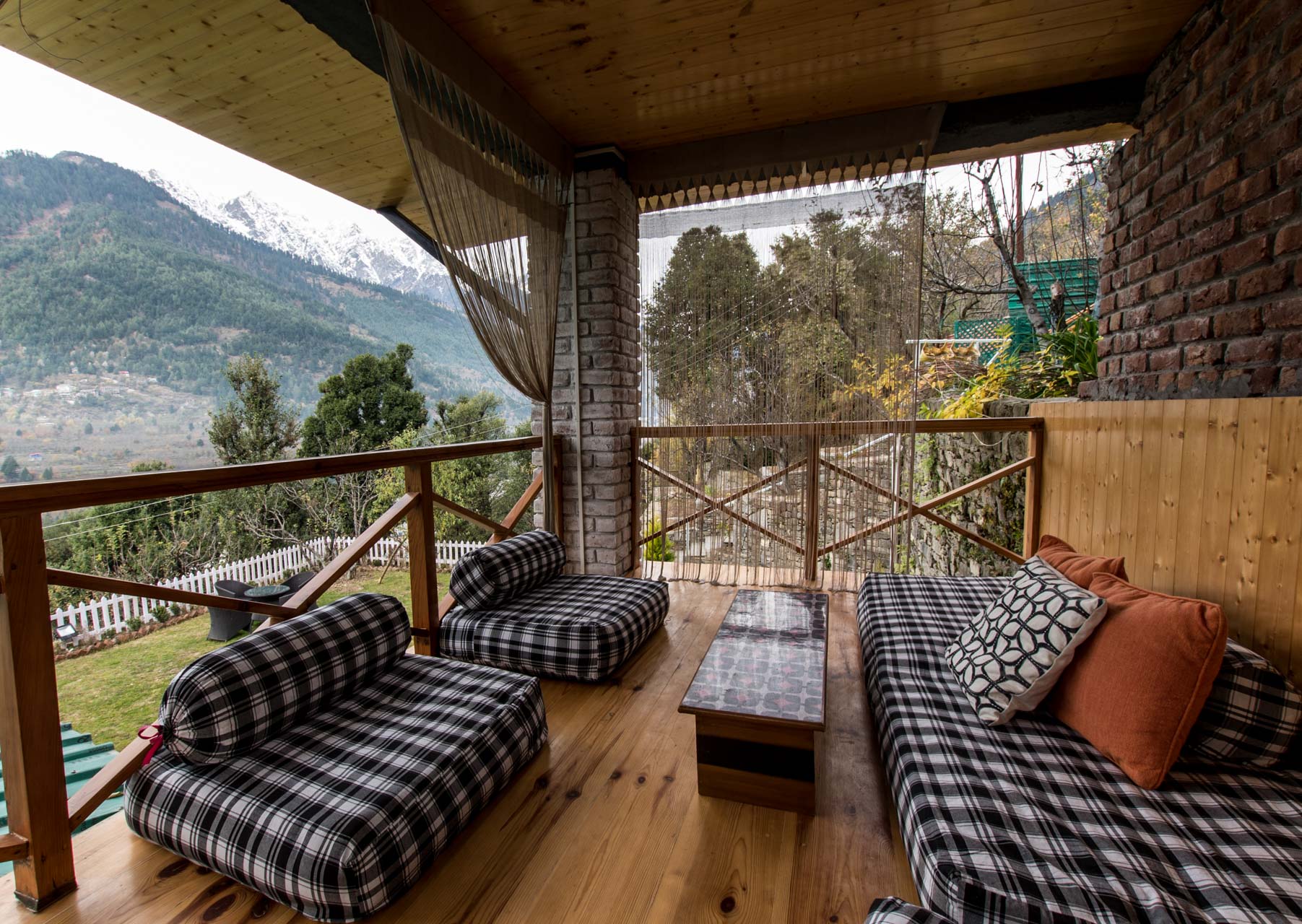 4 Rooms @ Tulip Terraces