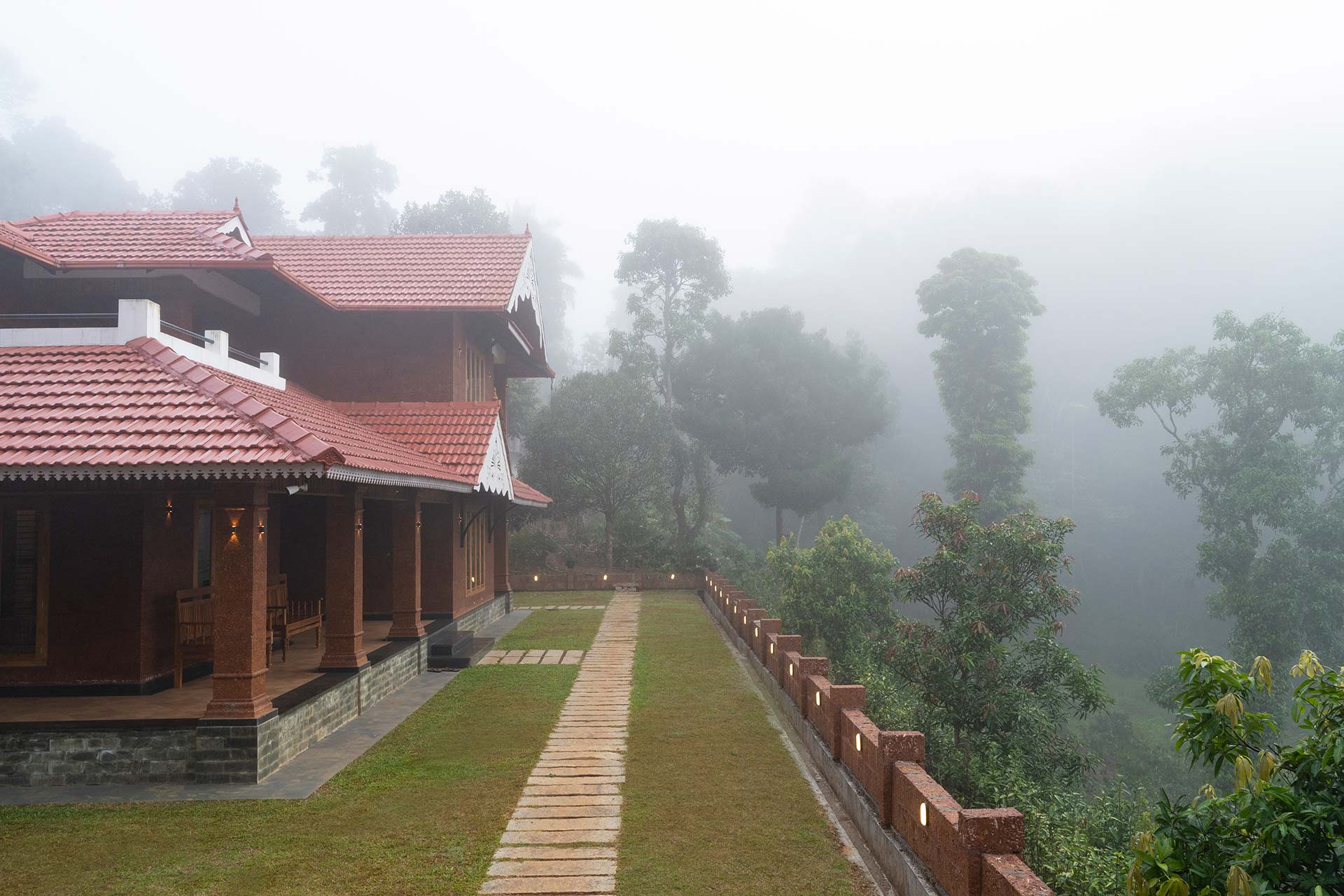 Regal Retreat - Image 4