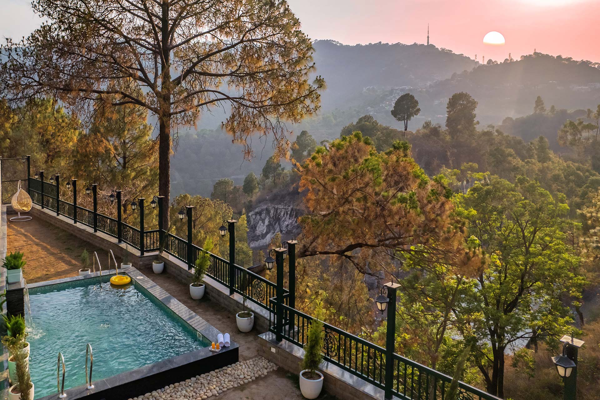 Cas Mir w/ Outdoor Pool