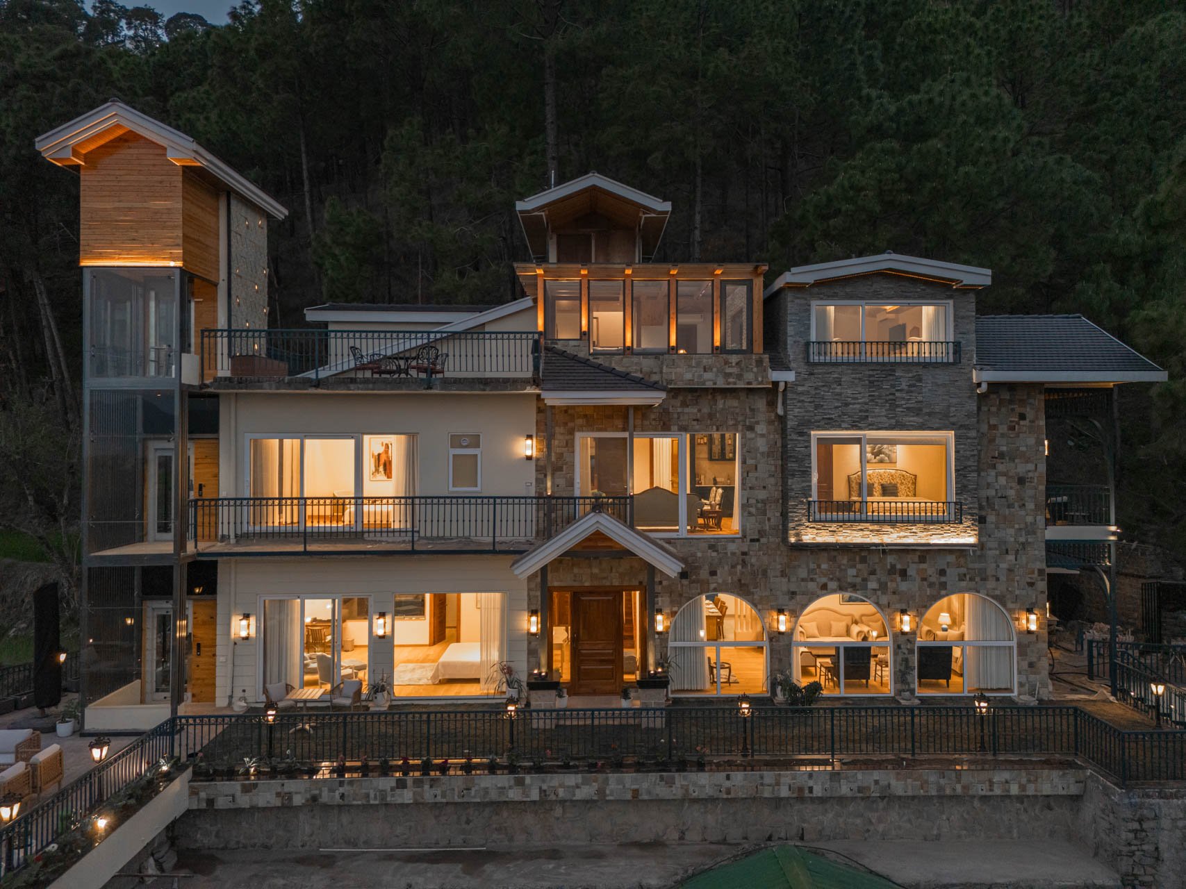 Chestnut Manor
