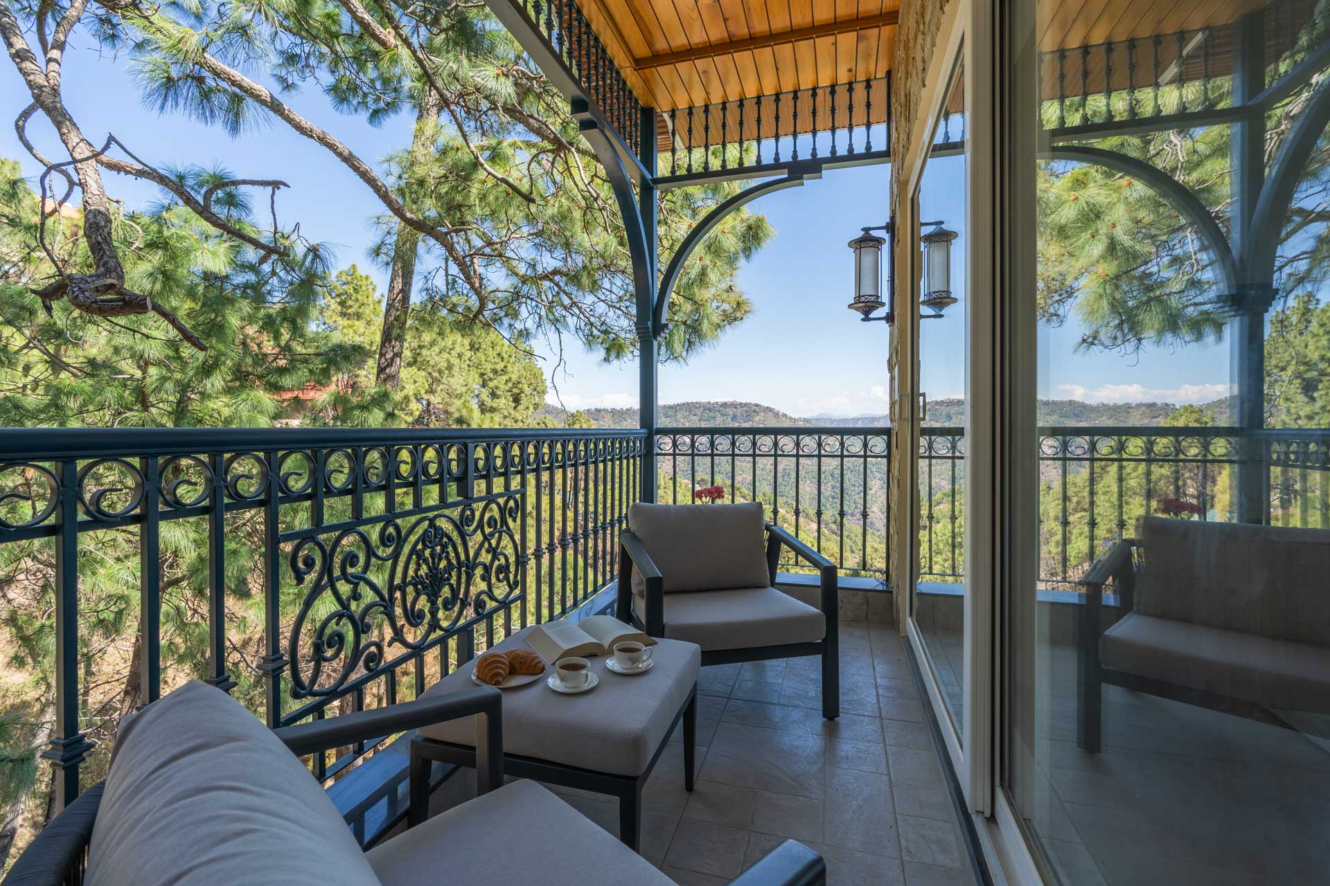 Chestnut Manor