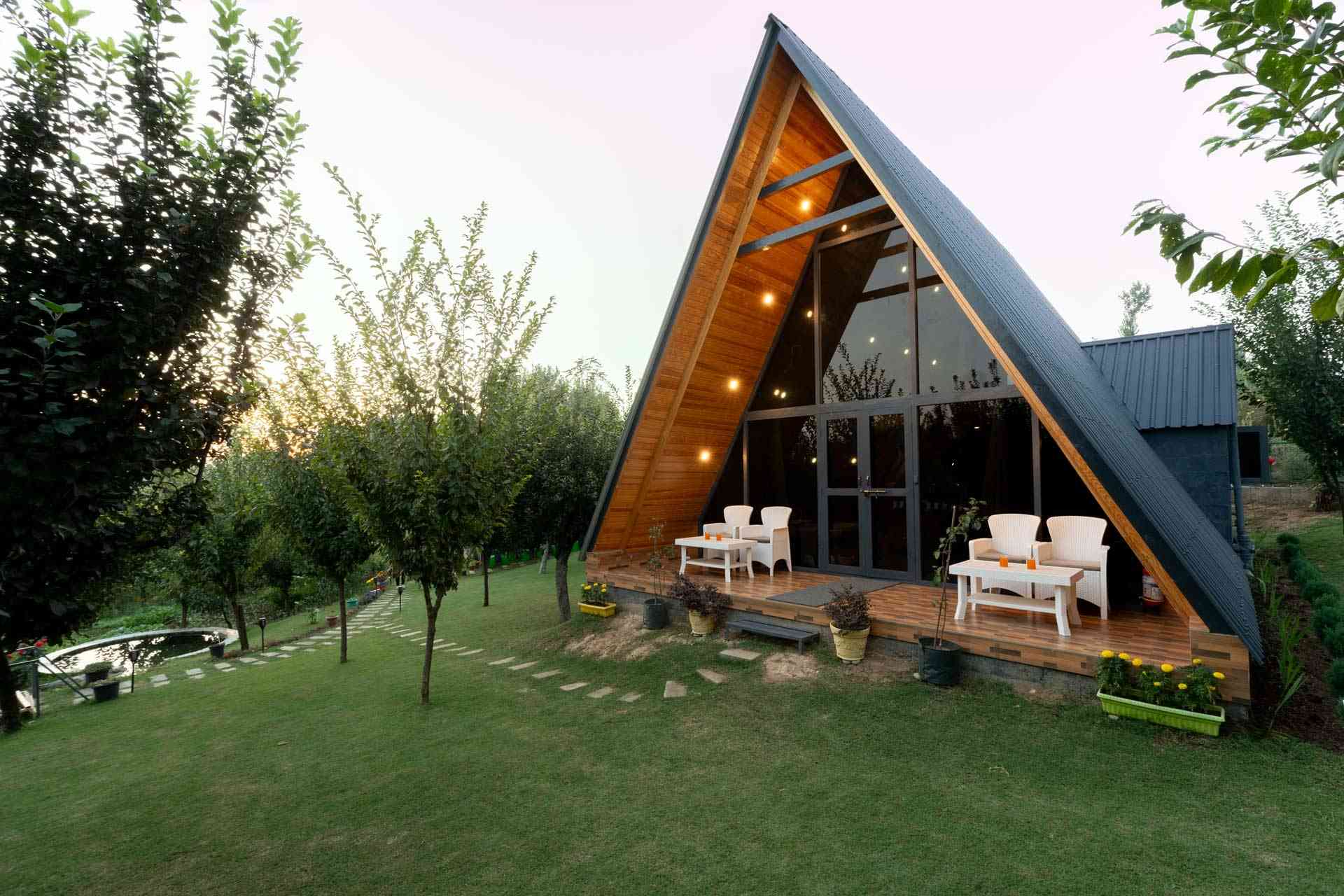 Book Your Luxurious Stay from StayVista