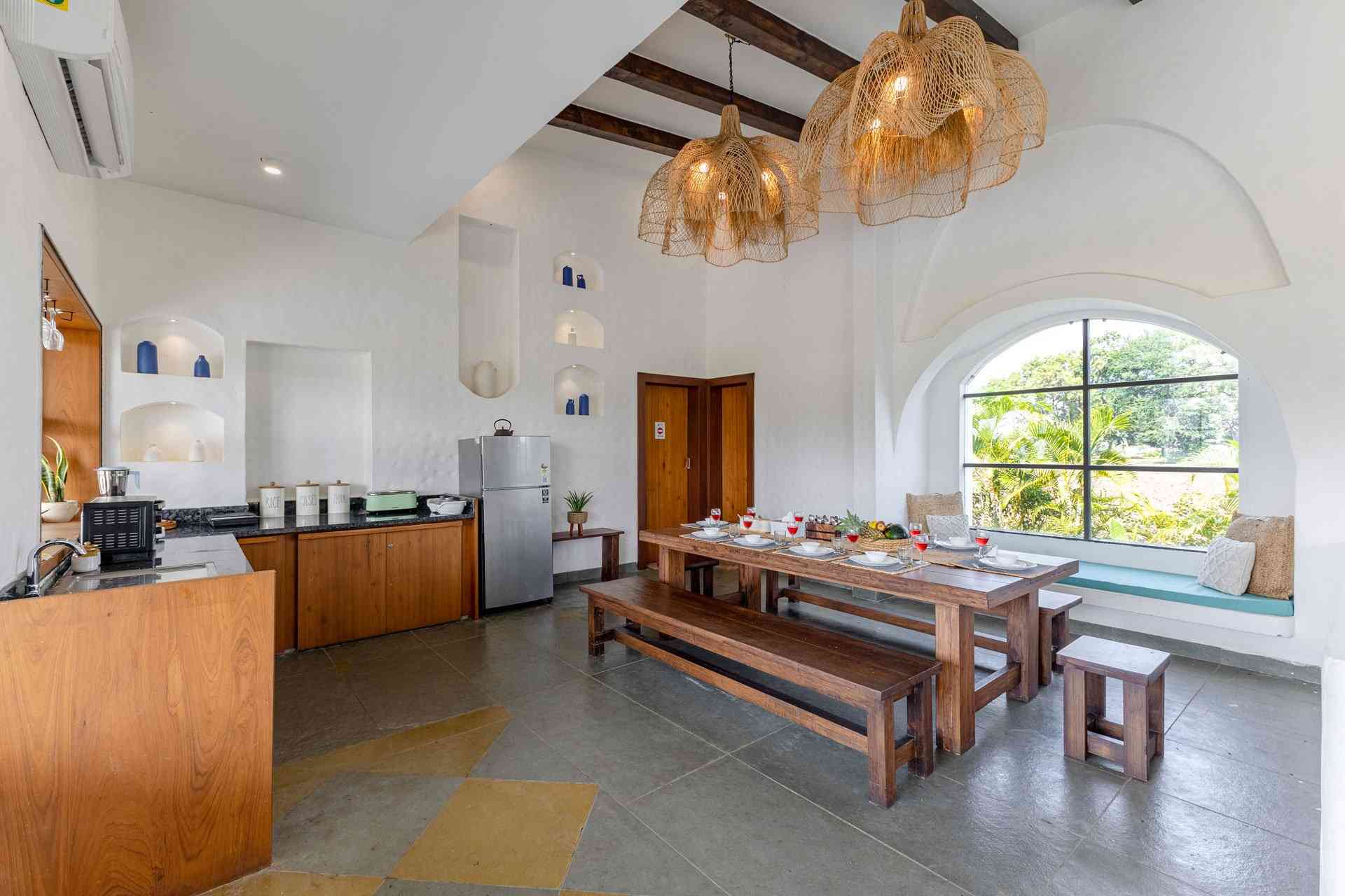 Rajwada Furnish Raw Wood Dining Table Set Book Your Luxurious Stay