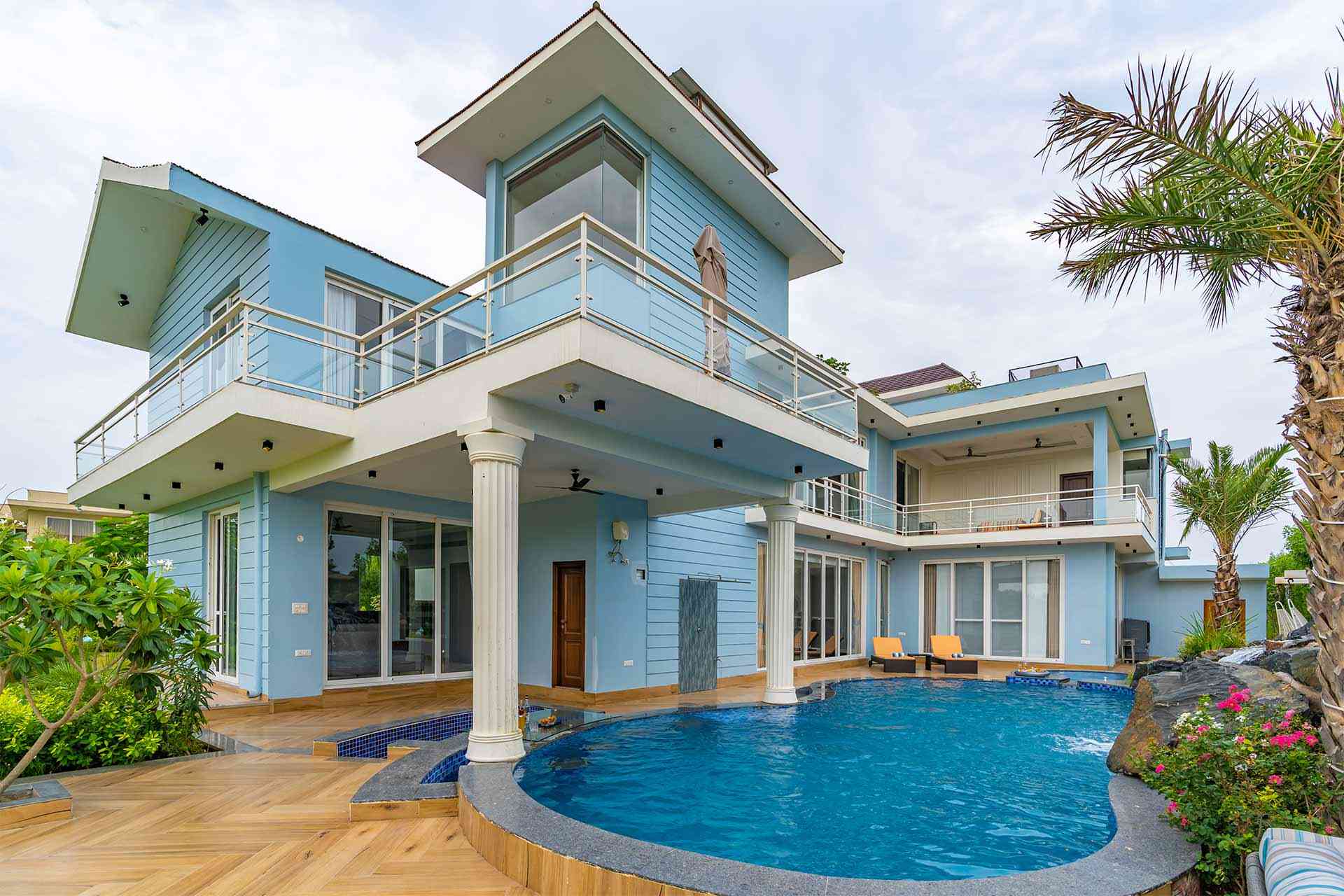 Book Your Luxurious Stay @ Serenity Farms w/ Pool In New delhi from ...