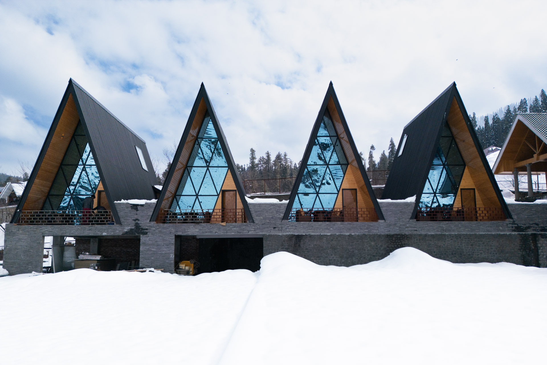 Frozen Fall @ Frostflare Cottages - Image 2