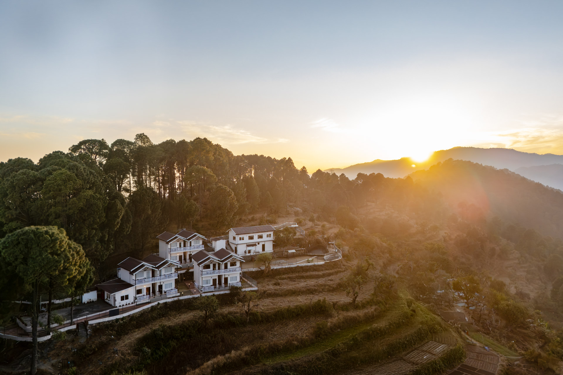 Book Your Luxurious Stay @ Heather @ Hill Top Heaven In Lansdowne