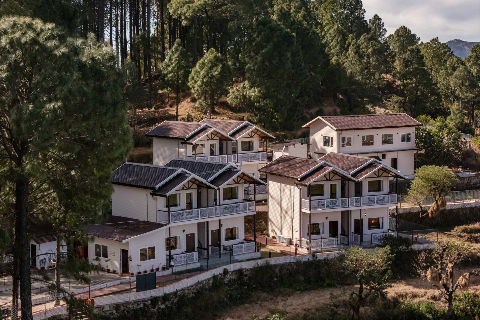 Book Your Luxurious Stay @ Heather @ Hill Top Heaven In Lansdowne