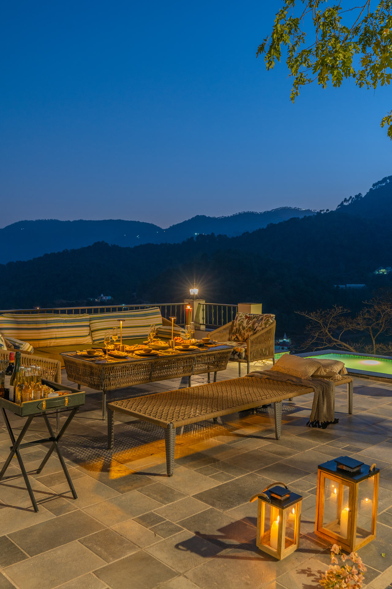 ILIKA W Heated Infinity Pool and Jacuzzi
