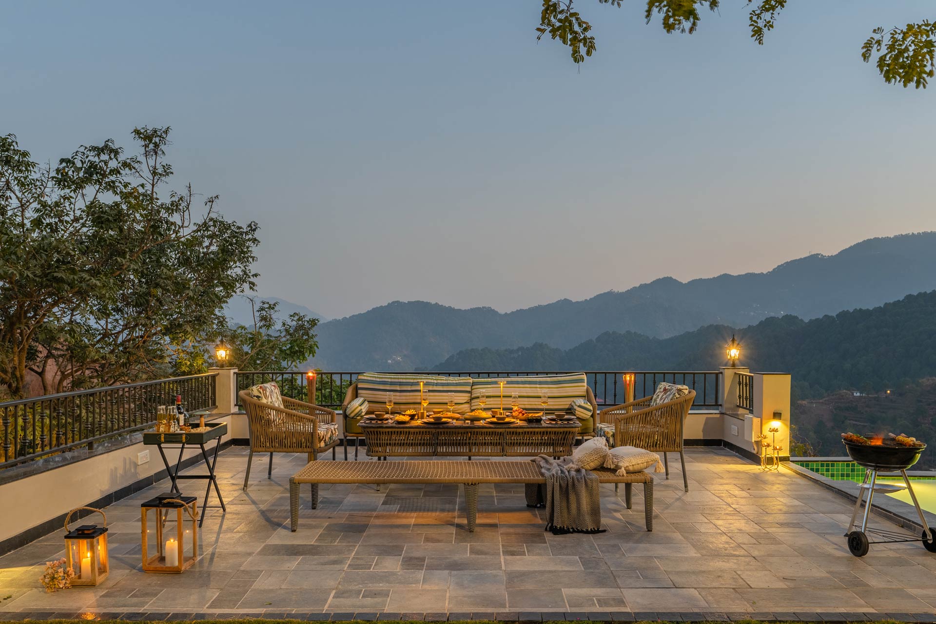 ILIKA W Heated Infinity Pool and Jacuzzi
