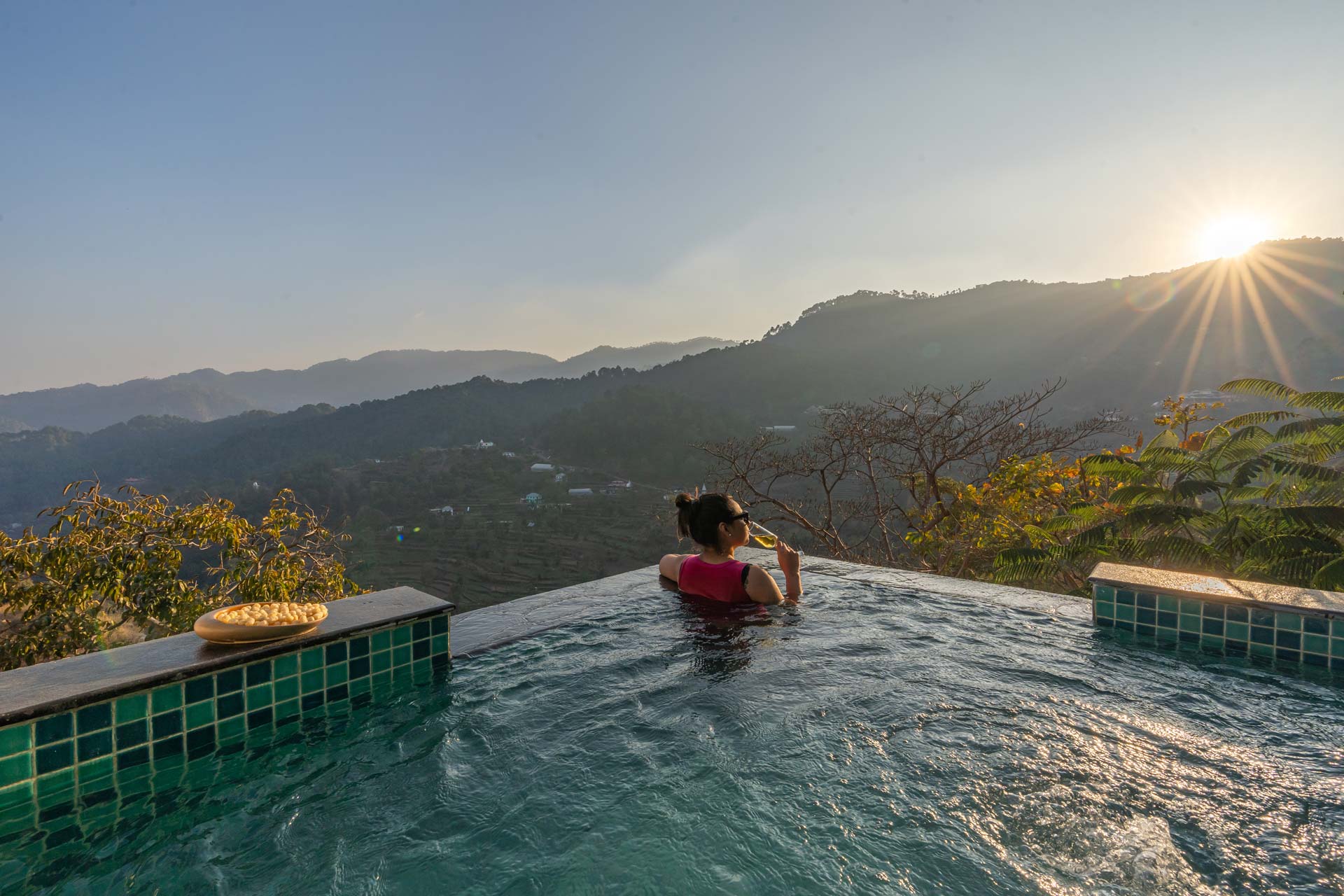 ILIKA W Heated Infinity Pool and Jacuzzi
