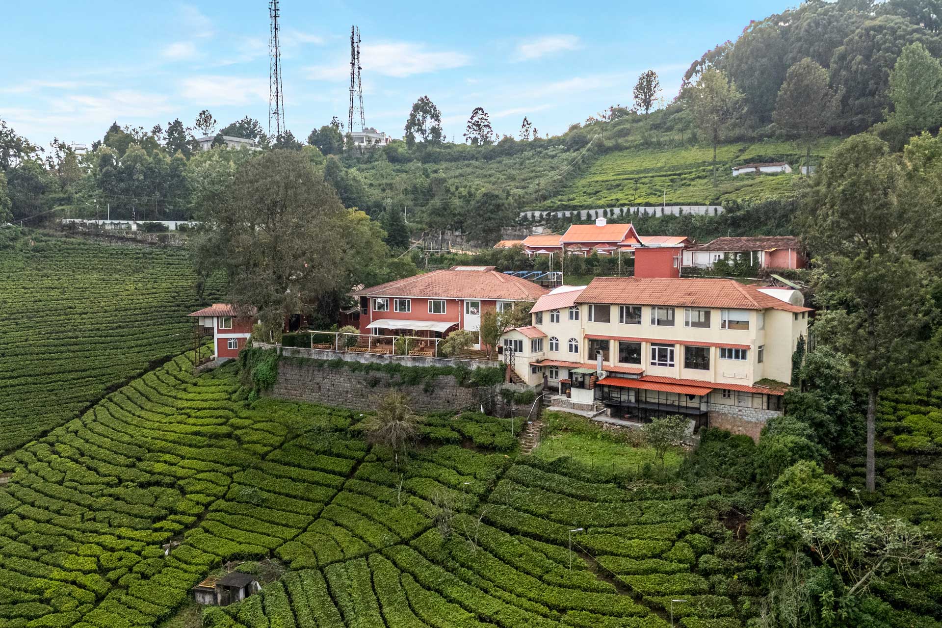 Luxury Room w/ Balcony @ Lakshmi Retreat - Kotagiri