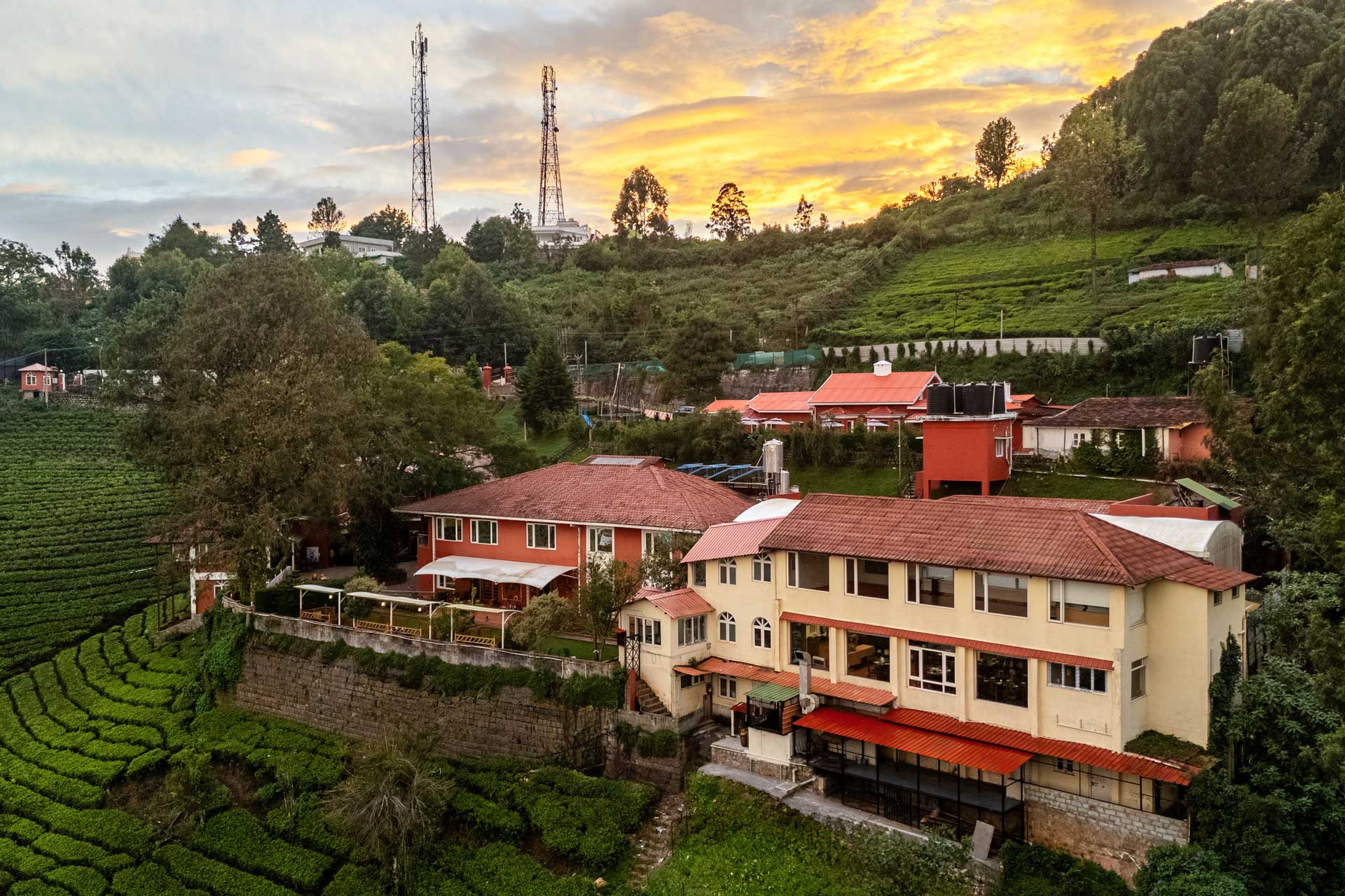 Luxury Room w/ Balcony @ Lakshmi Retreat - Kotagiri