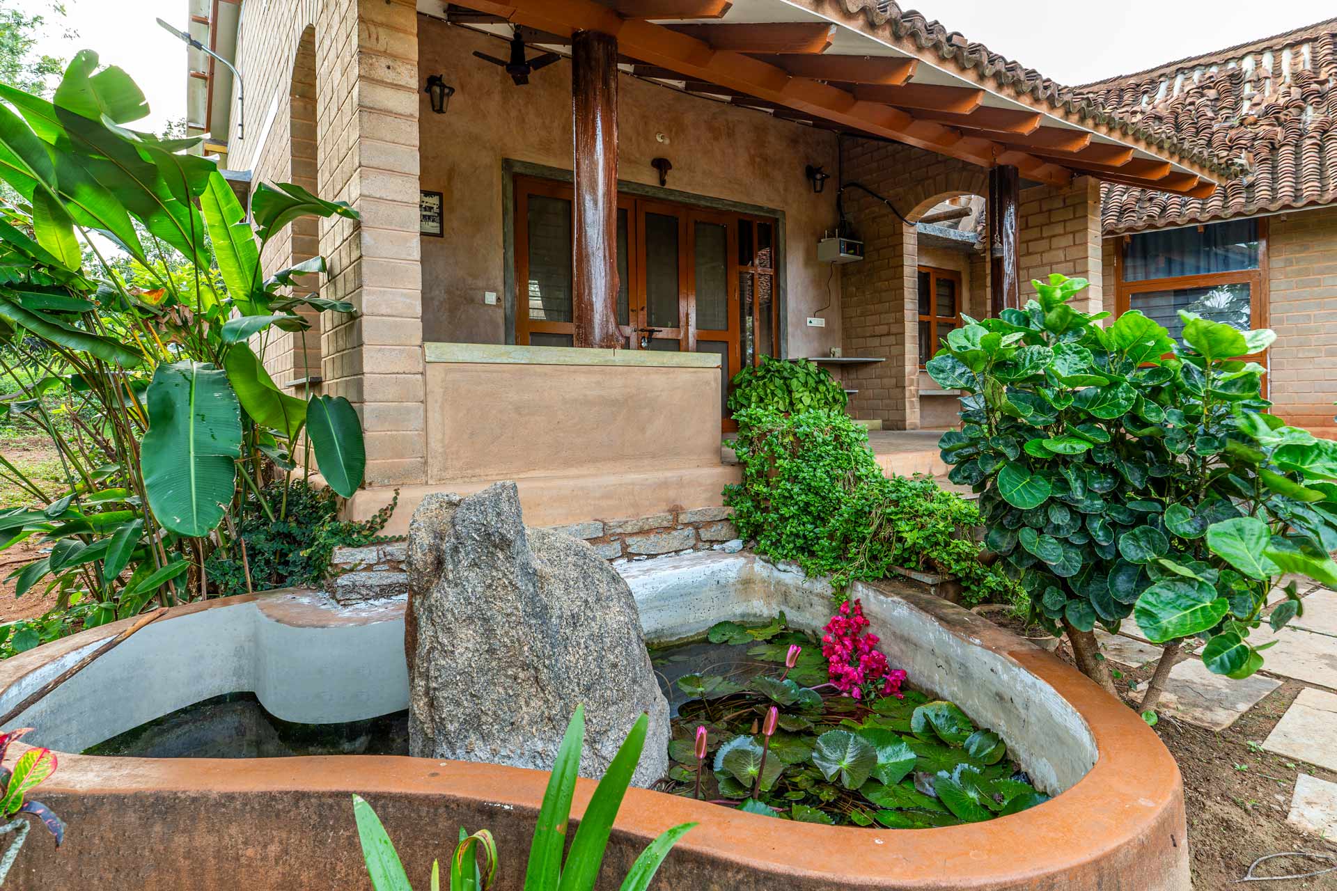 The Clay Courtyard - Image 3