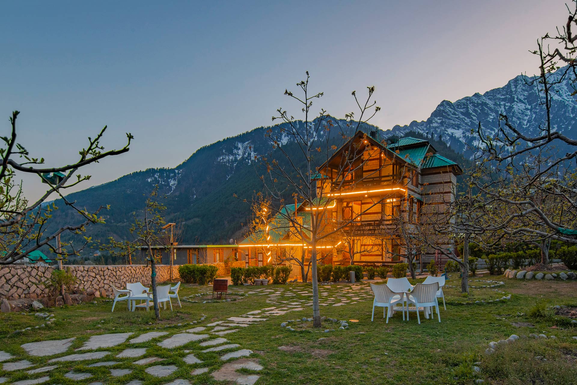 Maple @ Lost in the Alps