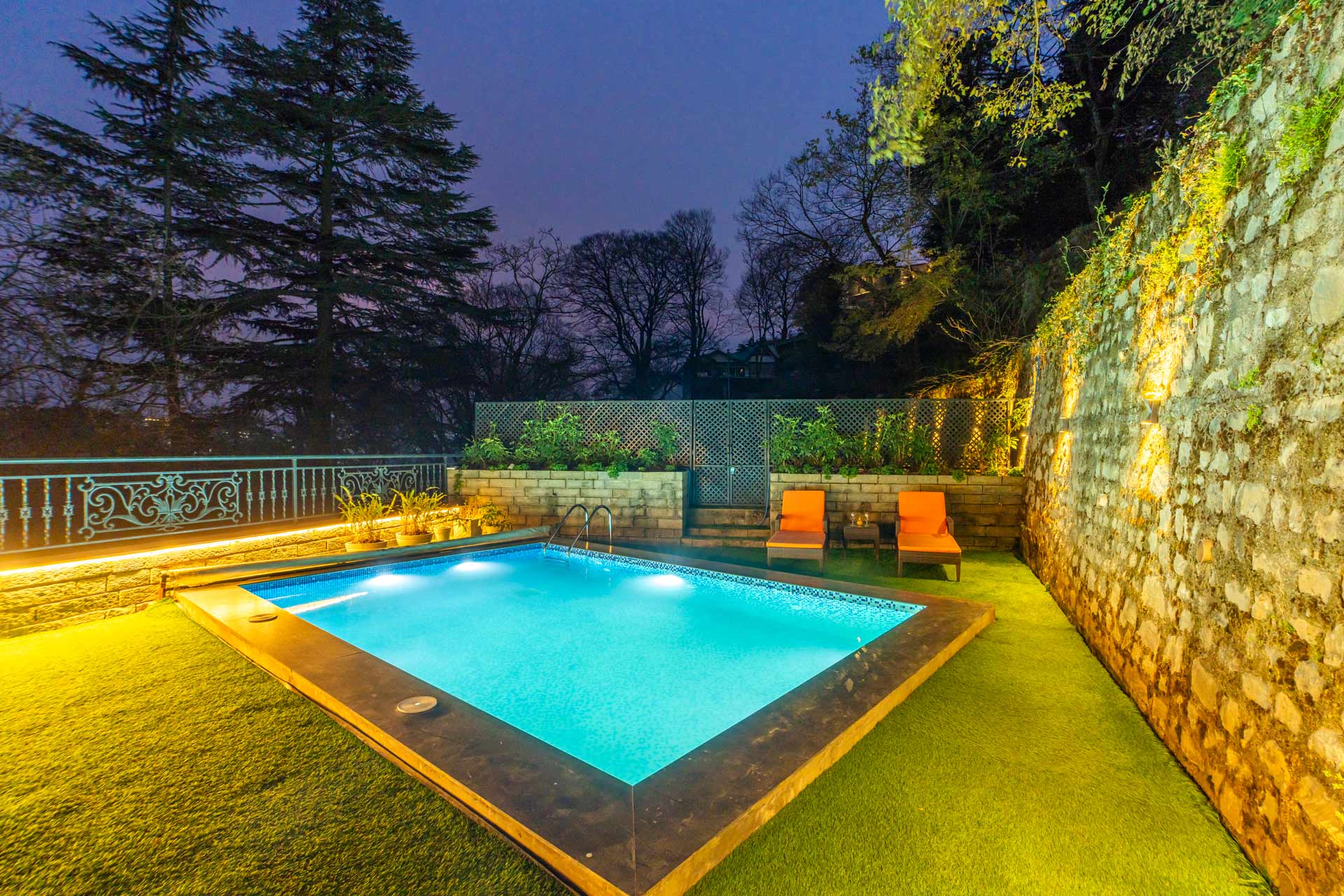 Paris Villa W/ Outdoor Pool