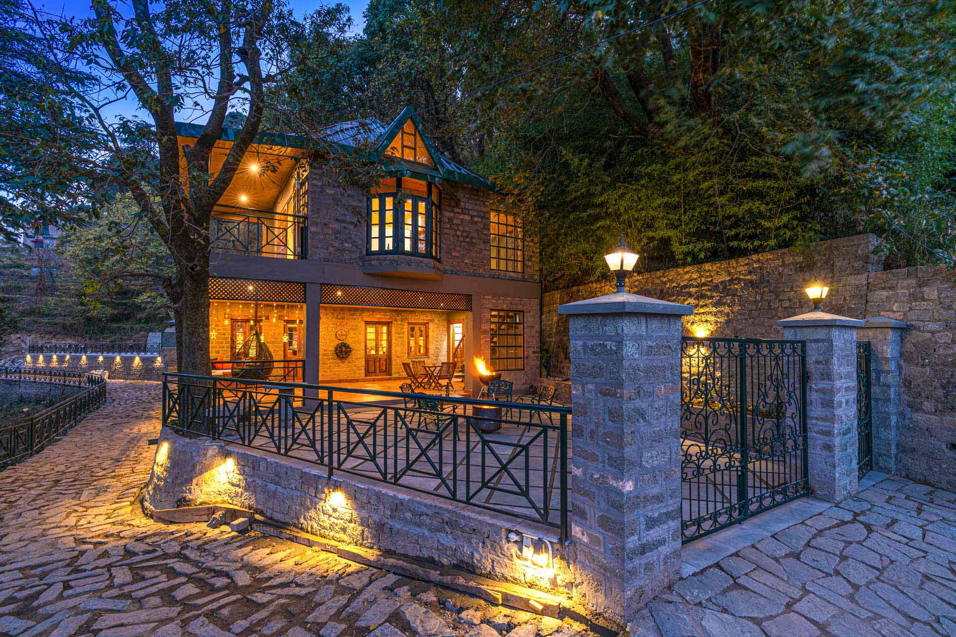 Paris Villa W/ Outdoor Pool