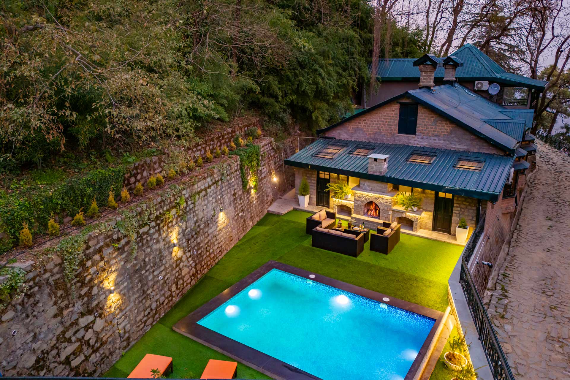 Paris Villa W/ Outdoor Pool