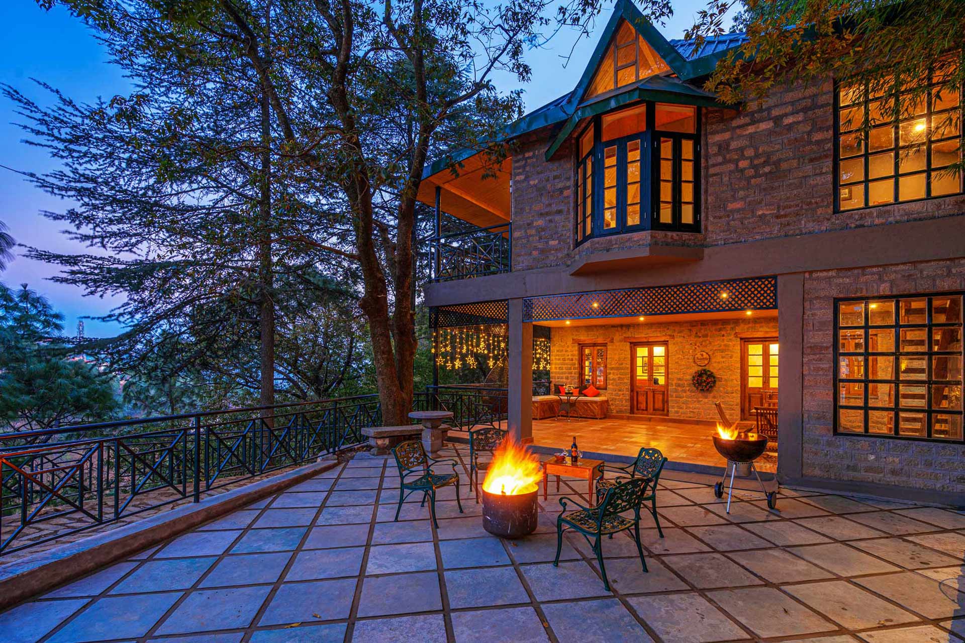 Paris Villa W/ Outdoor Pool