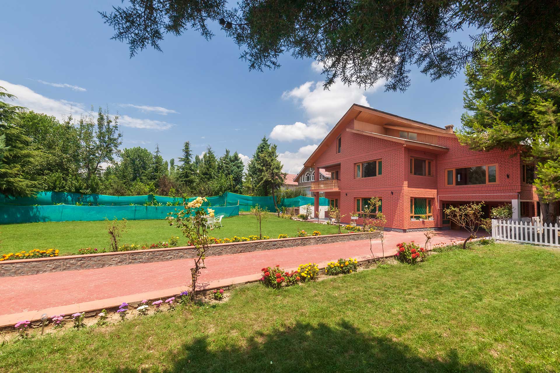 Pinewood Villa - Image 2