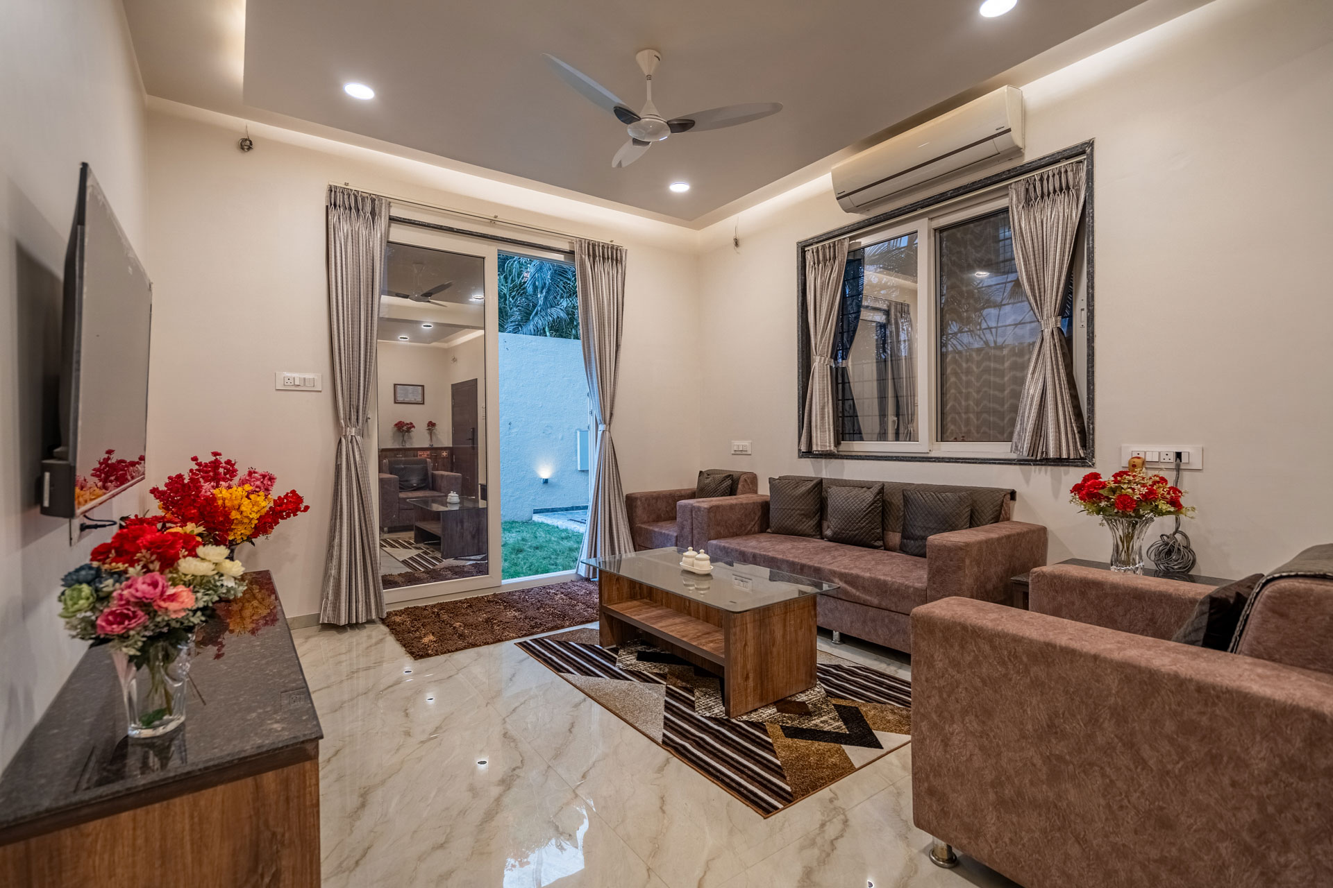 Serenity Skies Apartment - Image 3
