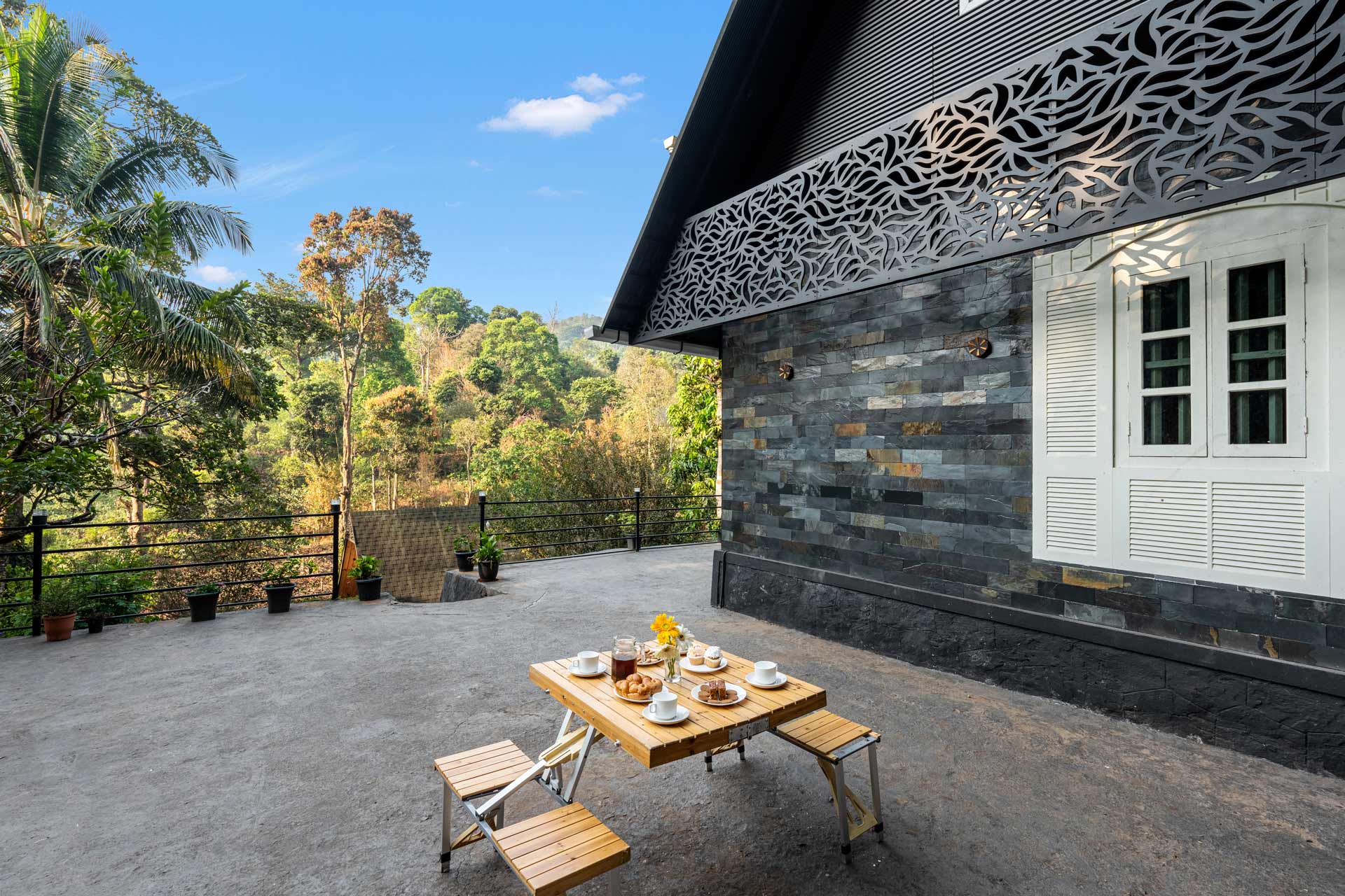 The Black Bean Cottage - Image 4
