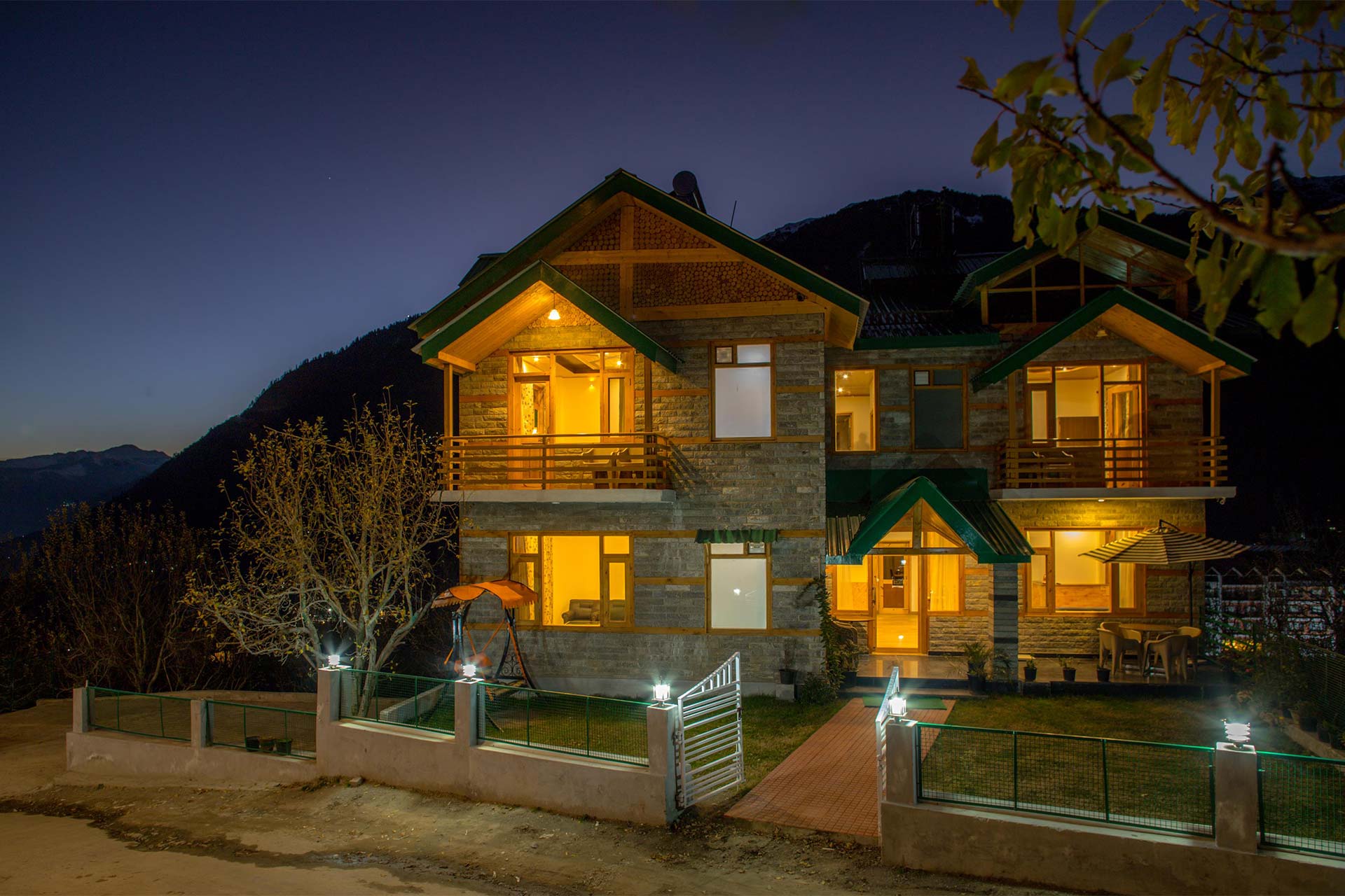Book Your Luxurious Stay Stonehurst Cottage In Manali, Himachal