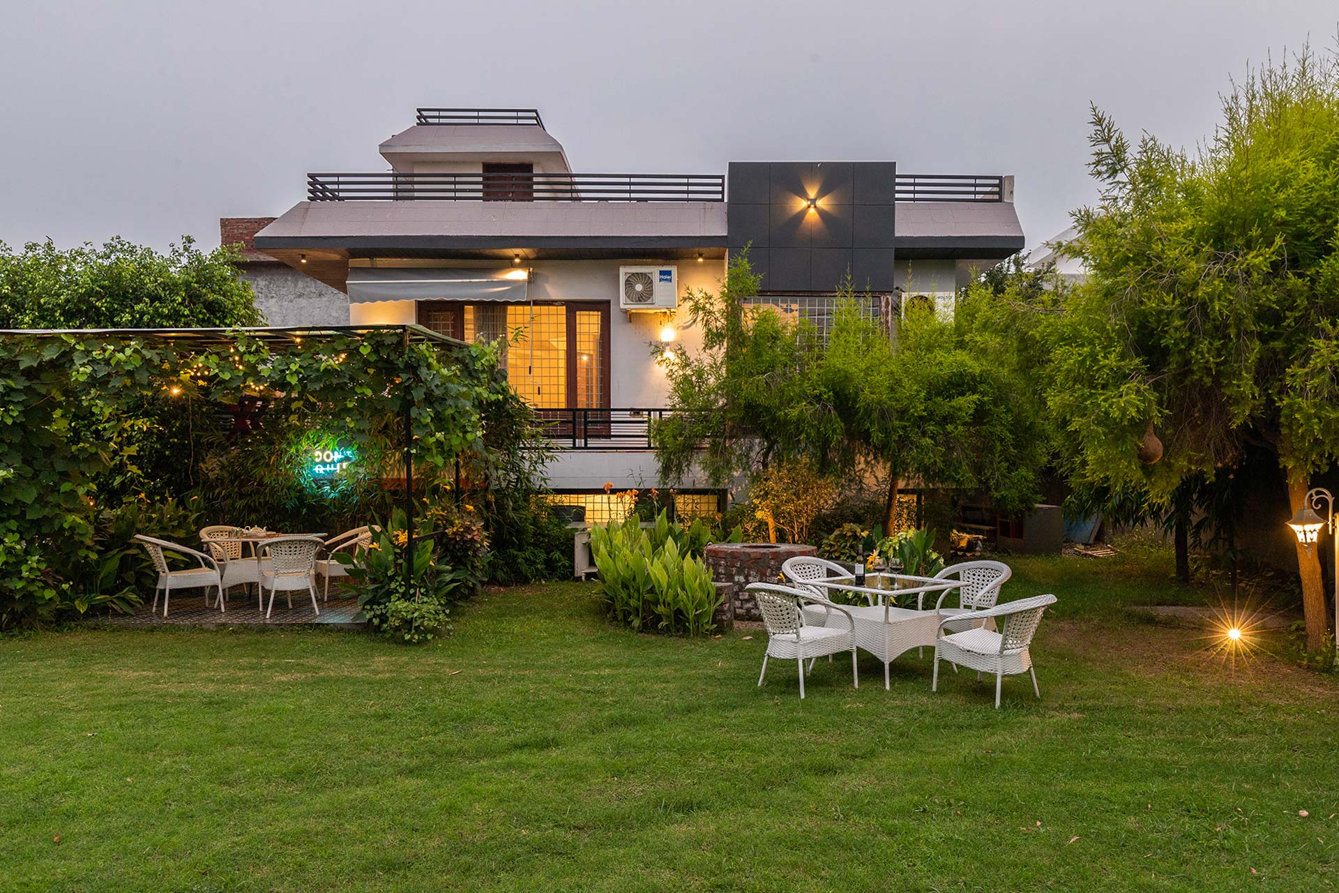 The Magnolia Farm w/ Indoor Pool & Jacuzzi - Image 5