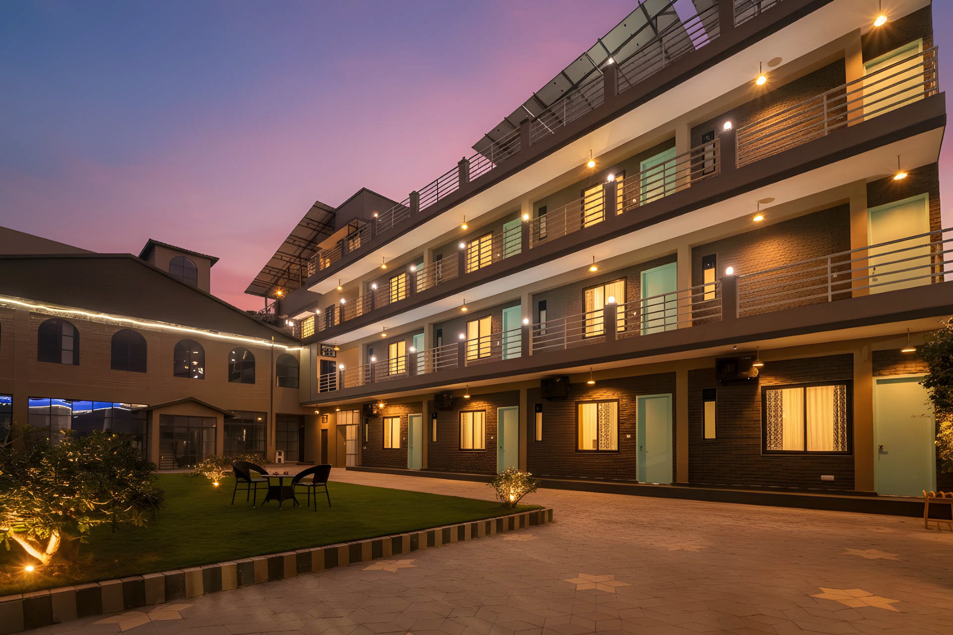 hotels in varanasi near ghats