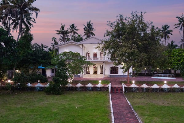 Book Your Luxurious Stay Pearl The Periyar Palace In Kochi