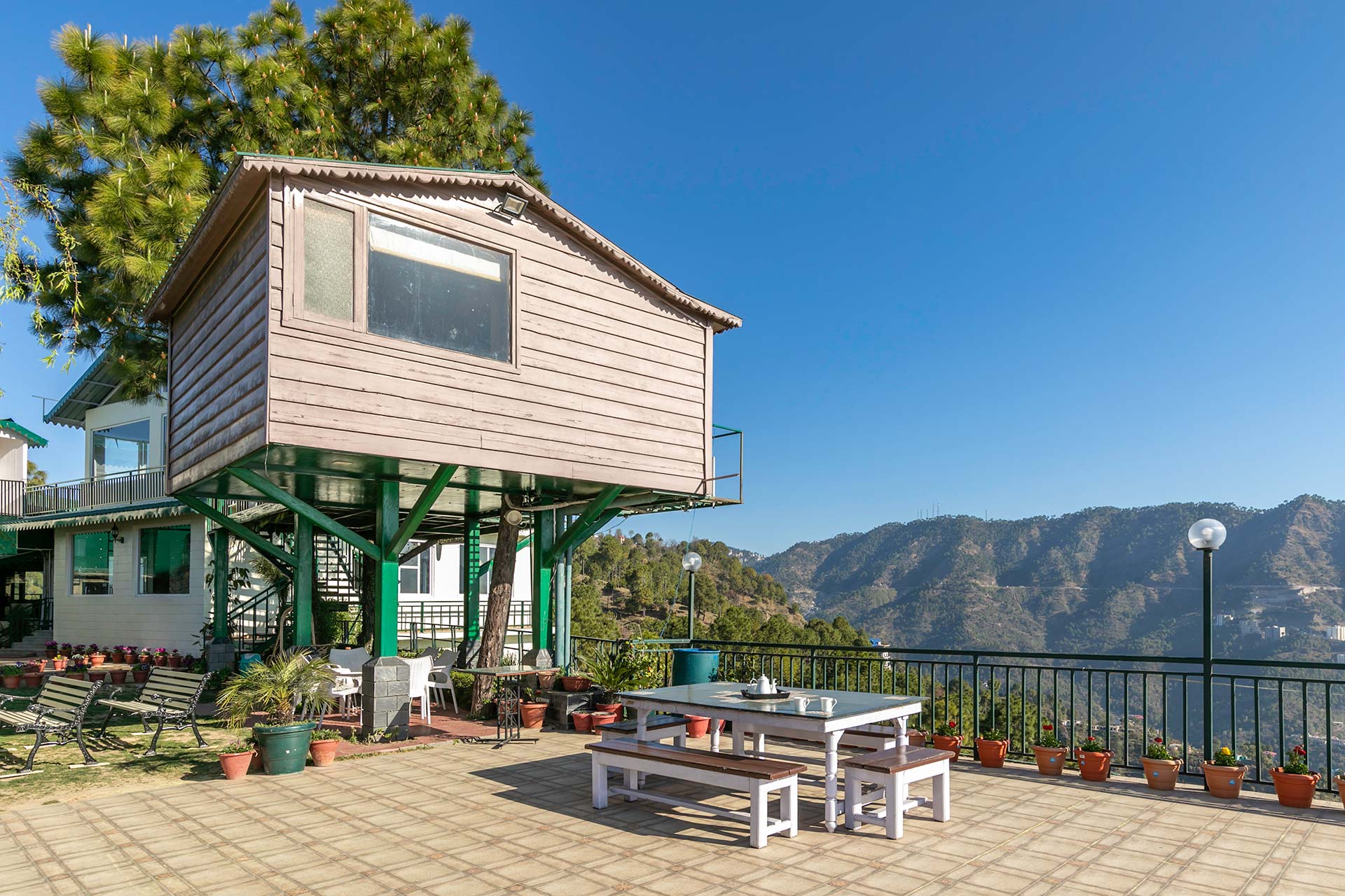 Treehouse @ Villa Mountain Crest w/ Outdoor Pool - Image 5