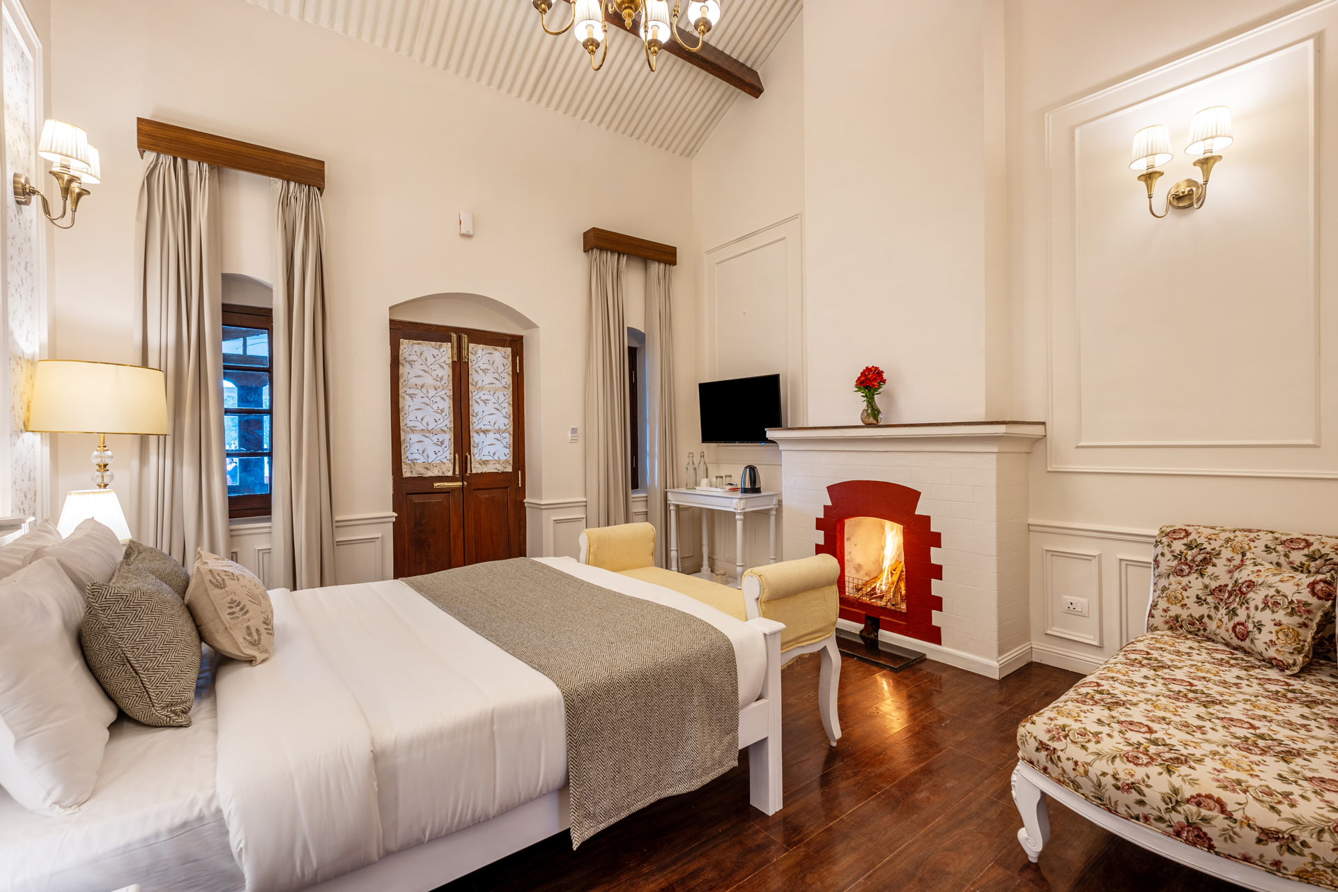 Book Your Luxurious Stay Mist Tiverton Bungalow In Ooty, Tamil